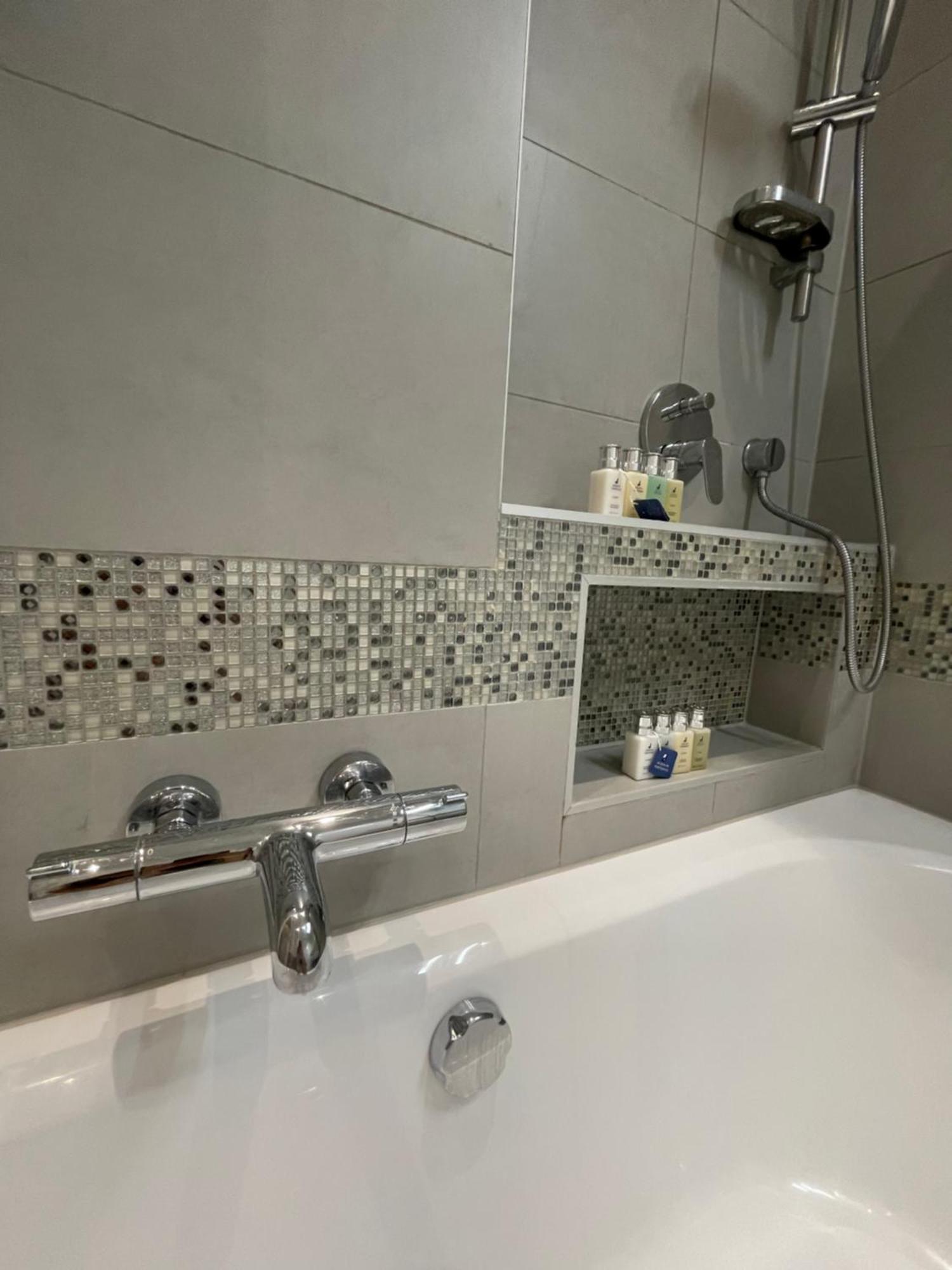 Chic Parisienne A - French Flair In The Heart Of * Wien