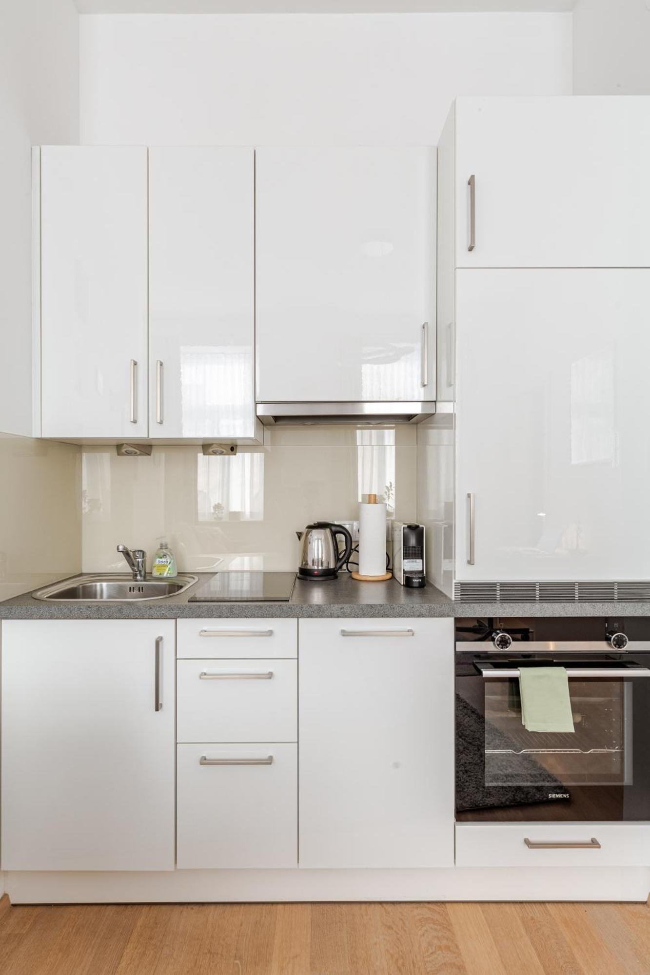 Chic Parisienne A - French Flair In The Heart Of Apartment Wien